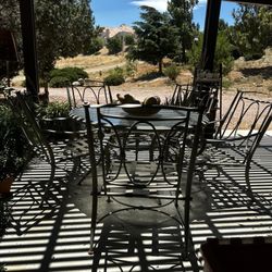 Round Table With 5 Chairs 