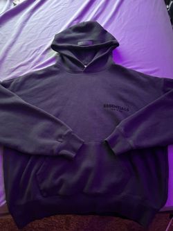 Medium Black Essentials hoodie
