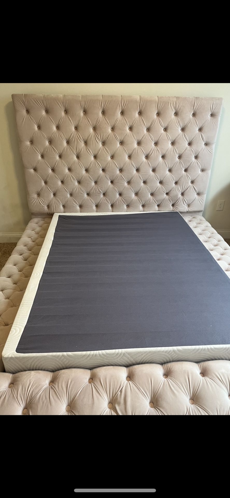 Johnny’s Upholstered Platform Storage Bed