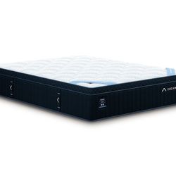 DreamCloud king mattress (bought New In March 2025)