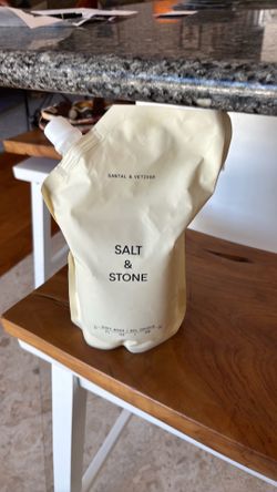 Salt & Stone Santal & Vetiver 32 oz body wash