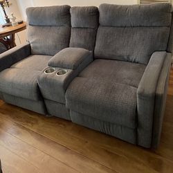 2 Seater Recliner Couch (great Condition) 