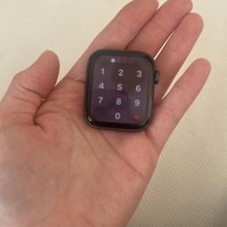 44m Apple Watch SE cellular Capable 