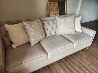Couch never used