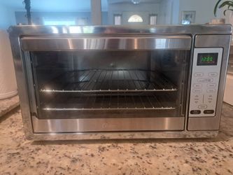 Extra Large Oster countertop...Turbo Convection, Bake, Broil, Toast. Pizza, Defrost ...Very Clean. Works great. $75 Or Best Reasonable offer