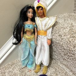 Vintage Aladdin doll set