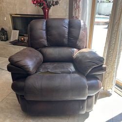 [NEEDS TO GO] Leather Recliner Seat