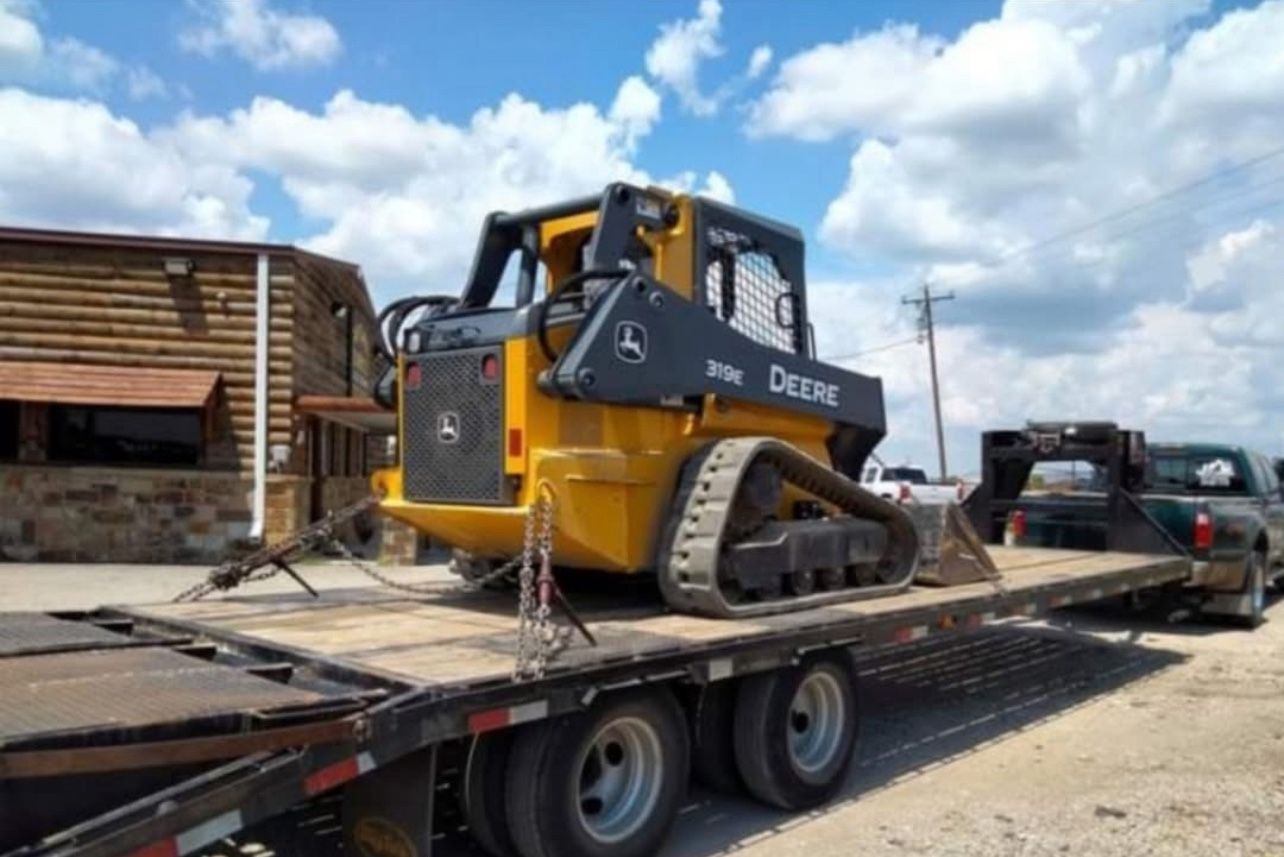 2017 John Deer Skid Steer 319D 