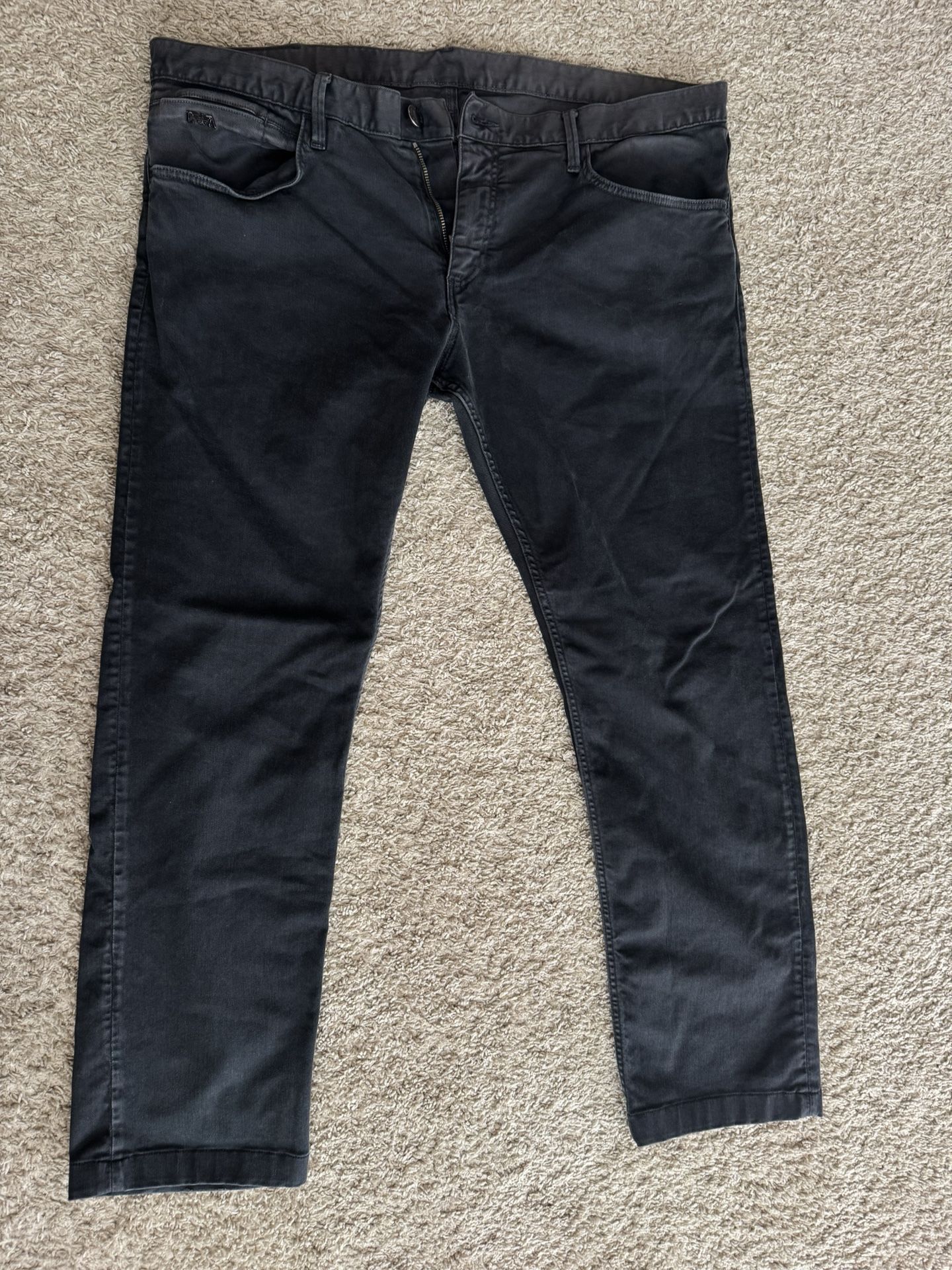 Men’s Armani pants, size 40.