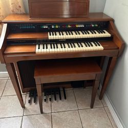 Vintage Lowrey Magic Genie Organ
