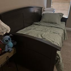 Twin Size Day Bed With Trundle 