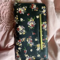 black Steve Madden wallet 