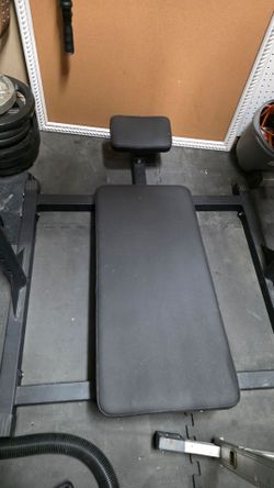 Titan Fitness Vertical Leg Press