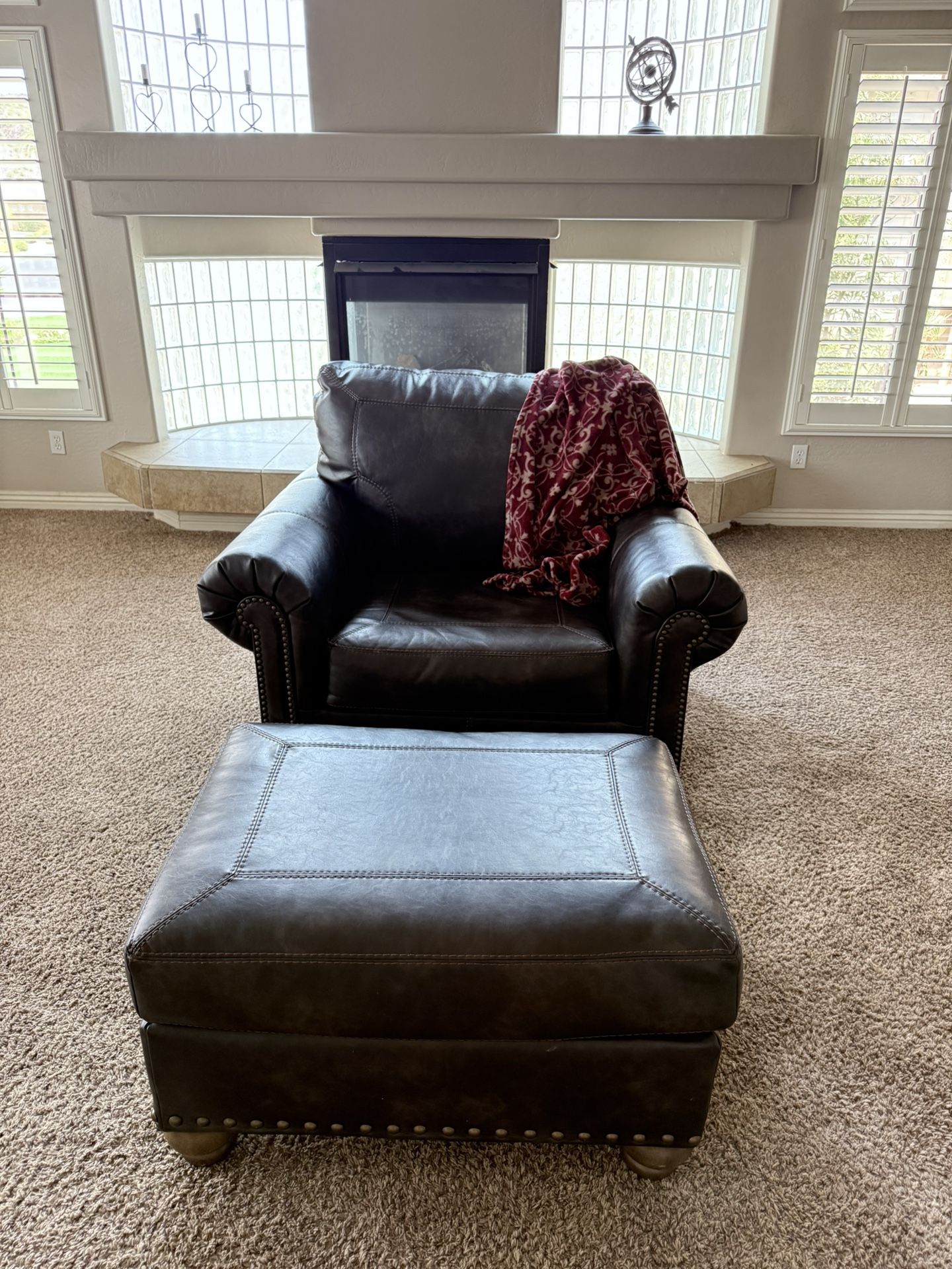 Nicorvo Chair And Ottoman