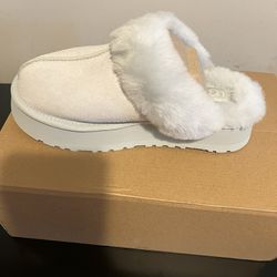 🔥🔥🥰🥰UGG DISQUETTE Slides SIZE 9