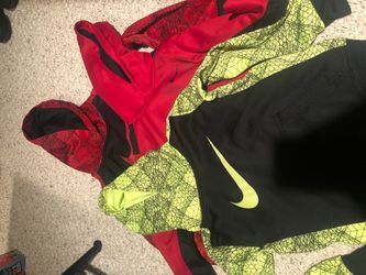 Boys Nike Sweat Shirts size 4