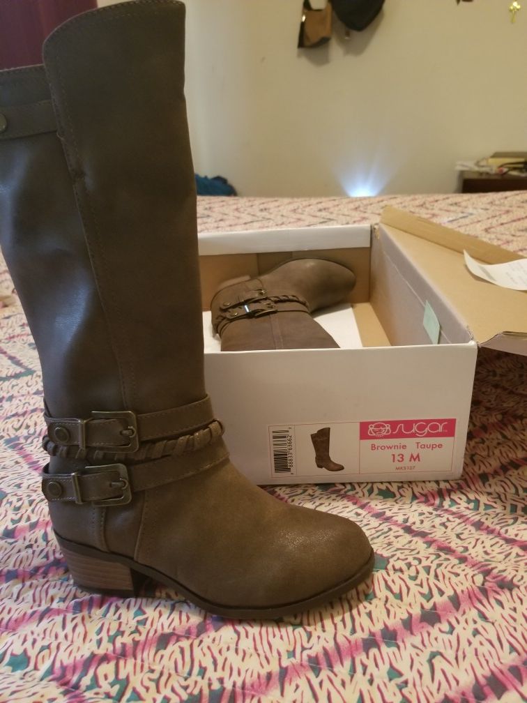 Brownie boots