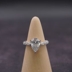 Pear Shape Lab Diamond Ring – 14K Gold | 4.19 CTW (LAB)