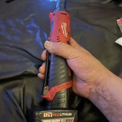 Milwaukee 3/8 Cordless Ratchet 12 V Red Lithium, High Output Stand Battery