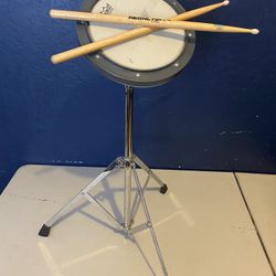 REMO Practice Pad W/ a set of Regal Tips