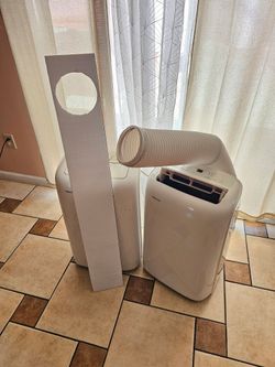 AC PORTABLE TOSHIBA 6000  BTU each for sale) IS TOUCH SCREEN,WINDOW COVER,EXHAUST TUBE SLEEP TIMER, MODE,WORKS GREAT YOU CAN TEST IT BEFORE PURCHASE F