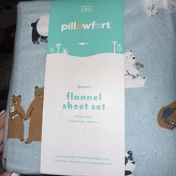 Pillow fort Twin Flannel