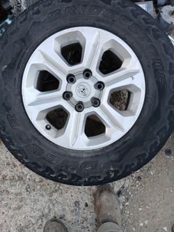 Toyota rim 17 in