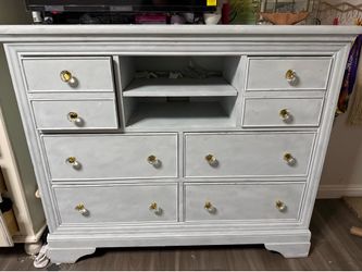 Beautiful refurbished large /solid wood dresser
