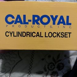 Cal Royal Cylindrical Locket