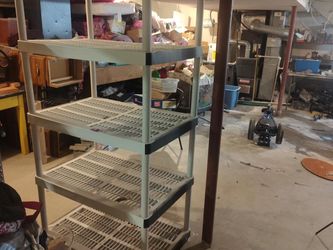 Heavy duty industrial shelving