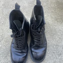 Doctor Marten shoes size 7