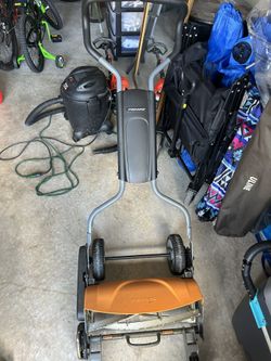 Fiskars Push Mower