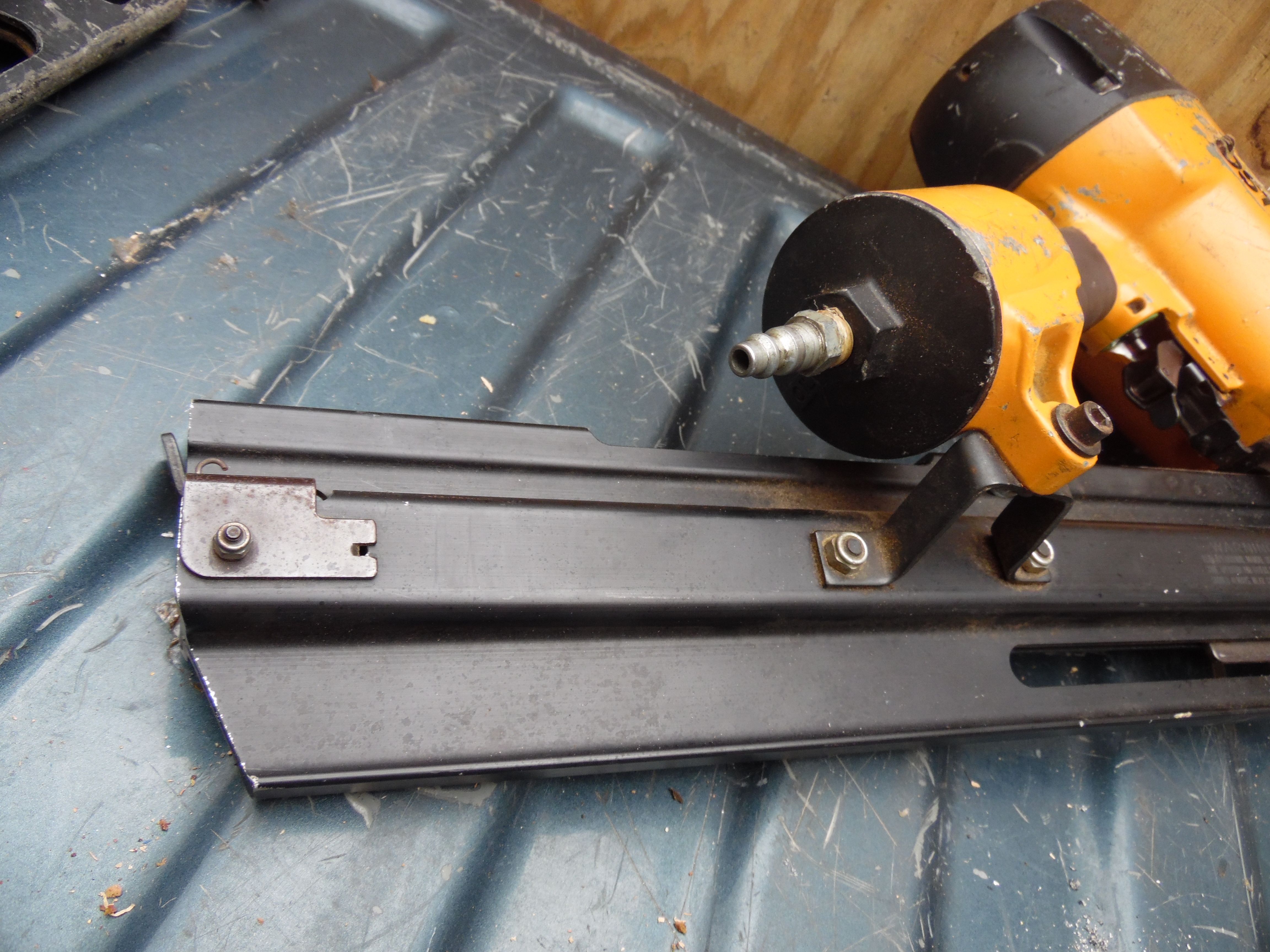 Bostitch Pneumatic Air Nailer N79WW Wire Stick Framing Nail Gun Works 4
