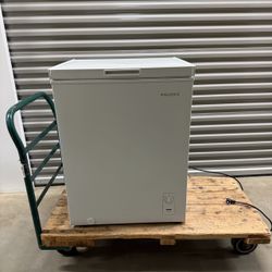Insignia NS-CZ50WH0 Chest Freezer White 5.0 Cu Ft Tested Working