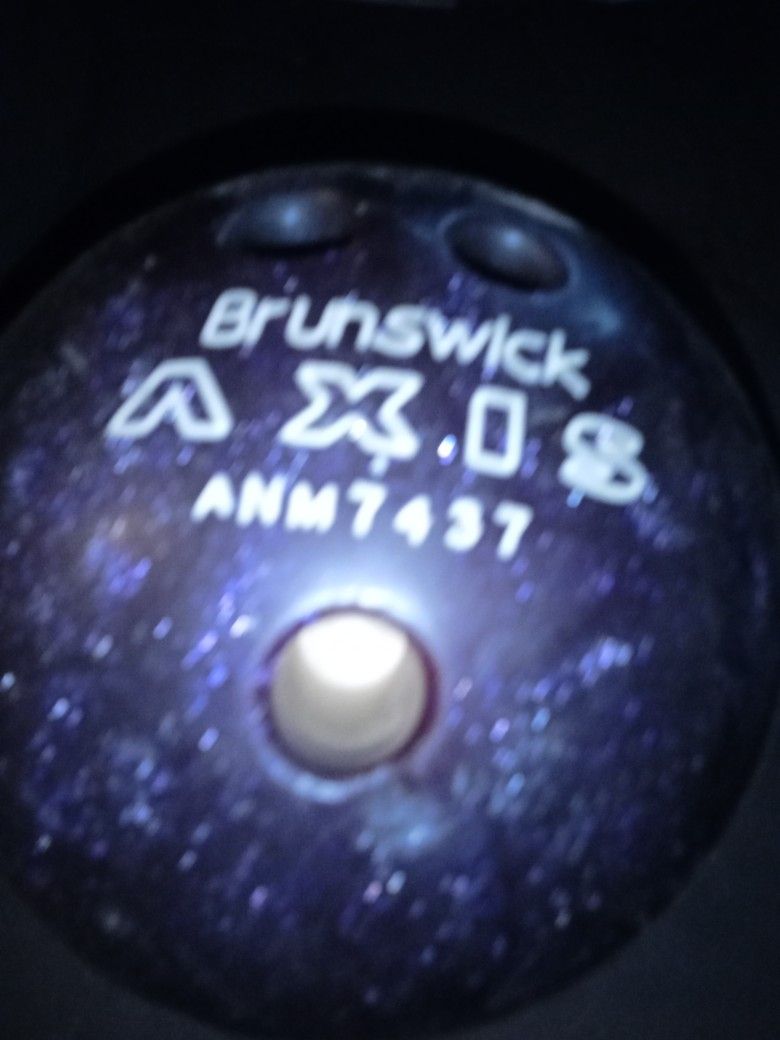 Brunswick Axis Bowling Ball/13.6 Lbs 