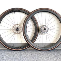 Roval C38 carbon wheels set, 12 speeds SRAM cassette, 160mm rotors 