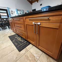 Kitchen Cabinets With Black Granite Countertop