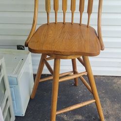 1 Bar Stool