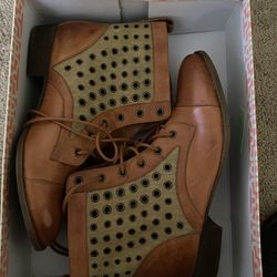 Women’s Shoes