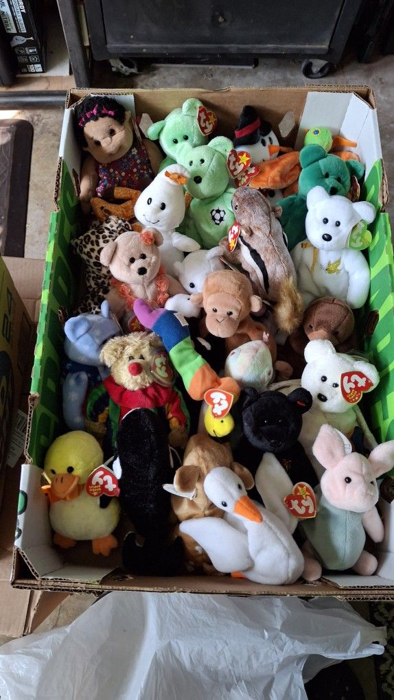 Lot Of 27 TY Beanie Babies