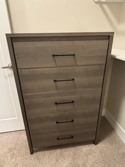 5-Drawer Tall Dresser Chest and 2-drawer nightstand