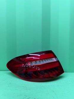 2016 2017 2018 2019 Mercedes-Benz GLC300 GLC43 GLC63 Left Driver Side Quarter Panel / Tail Light OEM A2539061100