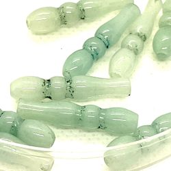 10 Green Gemstone Beads 28 mm
