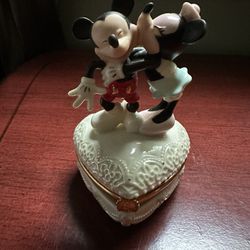 Lenox, Disney, Mickey and Minnie romance