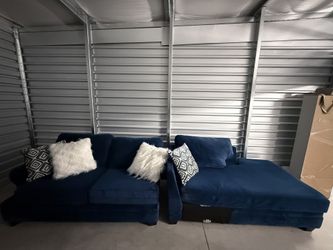 Sectional Sofa For Sale/ Secional En Venta 