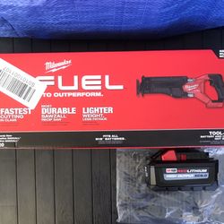 Milwaukee M18 FUEL GEN-2 Cordless SAWZALL & One XC6.0 Battery