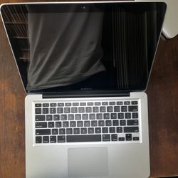 QMacbook Pro 2012 Retina Display 16 GB Ram Icore 5 500 GB SSD