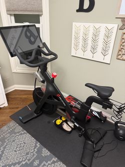 Peloton in Immaculate condition!