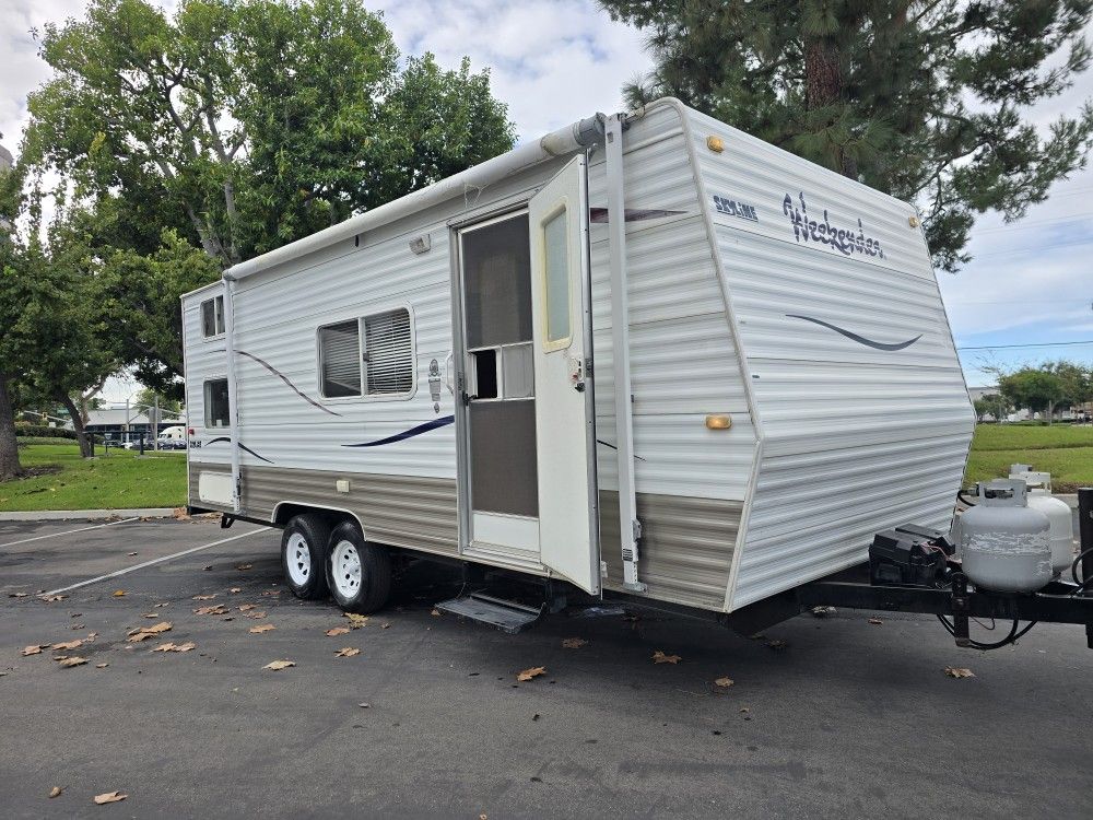 2008 WEEKENDER Skyline