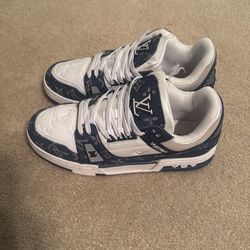 Louis Vuitton Shoes size 10